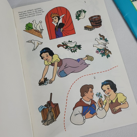 (2) Vtg Giant Sticker Fun Book - Disney The Lion King Snow White - Picture 4 of 13